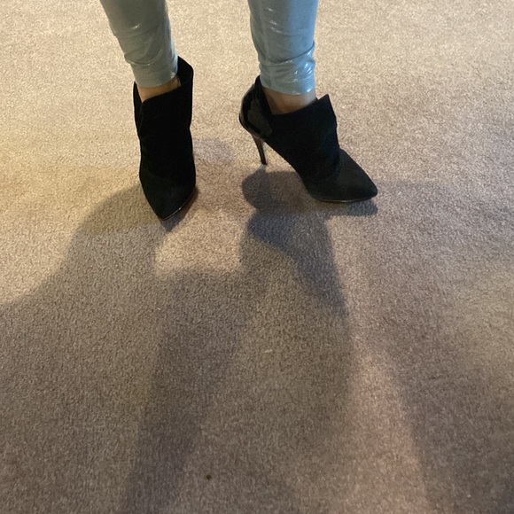 L.A.M.B. Black suede heeled booties - Picture 8 of 11